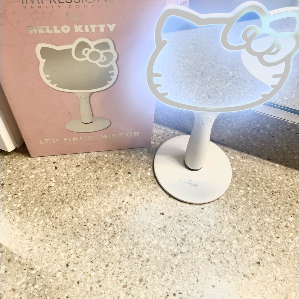 Hello Kitty Impressions vanity mirror